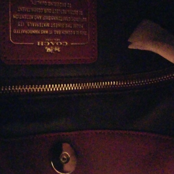 Beautiful  Xtra Large Coach Burgundy Handbag - Picture 5 of 8